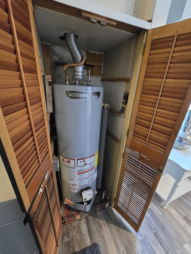 1117 E Garland Ave, Spokane, WA 99207 - utility room featuring water heater