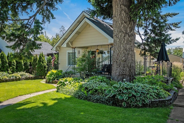 934 E 38th Ave, Spokane, WA 99203 - view of front of house featuring a front yard