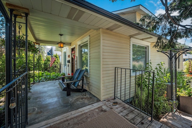 934 E 38th Ave, Spokane, WA 99203 - view of porch