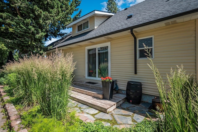 934 E 38th Ave, Spokane, WA 99203 - rear view of house with roof with shingles