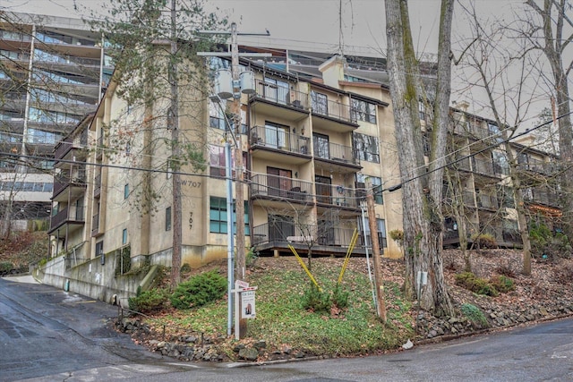 707 W 6th Ave # 33, Spokane, WA 99204 - view of apartment building / complex