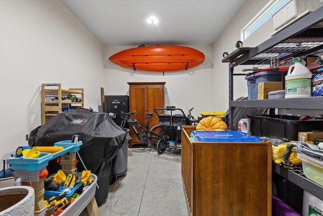 696 W Basalt Ridge Dr, Spokane, WA 99224 - view of garage