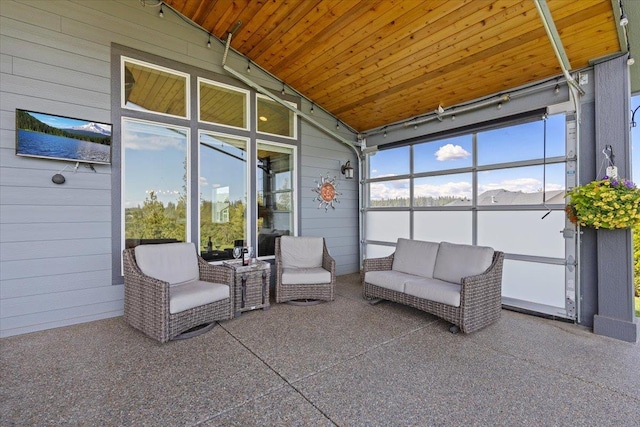 696 W Basalt Ridge Dr, Spokane, WA 99224 - sunroom / solarium with lofted ceiling