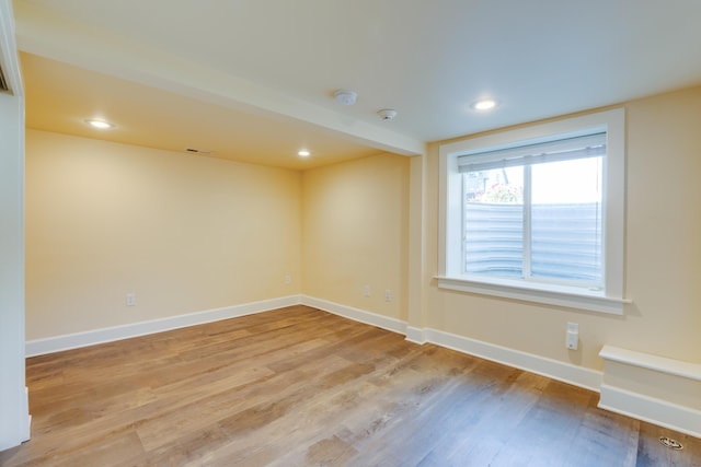 523 S Hatch St, Spokane, WA 99202 - empty room featuring light wood-style flooring, baseboards, recessed lighting, and a smoke detector