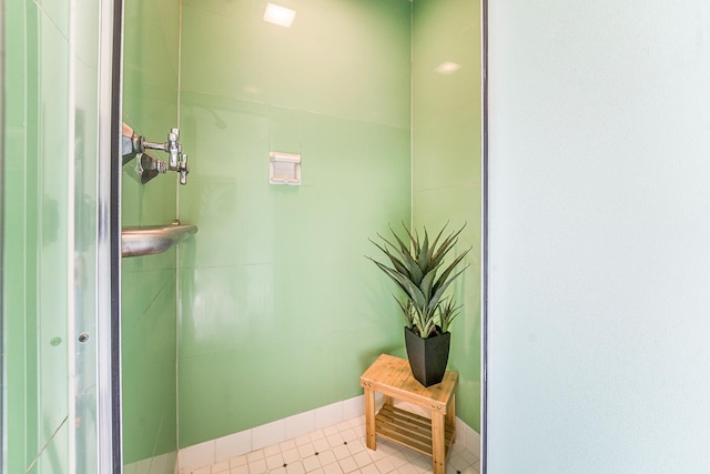 3342 W Riverview Dr, Spokane, WA 99205 - bathroom with a shower with door