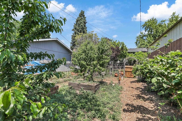 3424 E 32nd Ave, Spokane, WA 99223 - view of yard with a garden