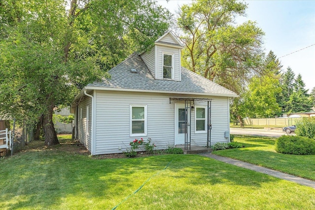 2304 E Dalke Ave, Spokane, WA 99207 - view of front of property with a shingled roof