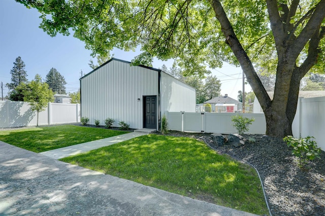 5320 N Ash St, Spokane, WA 99205 - view of outbuilding with a gate