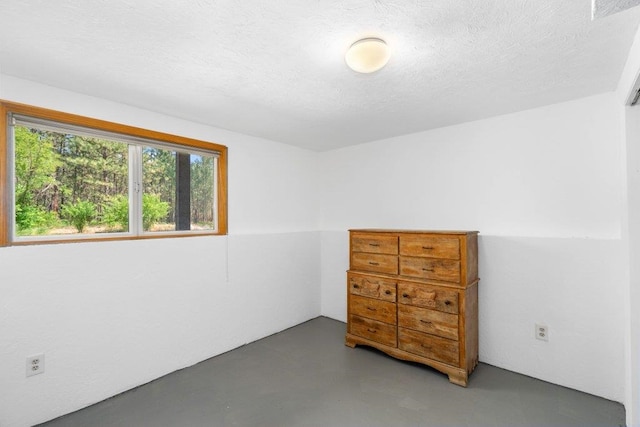 4615 E Russell Rd, Colbert, WA 99005 - bedroom featuring concrete flooring