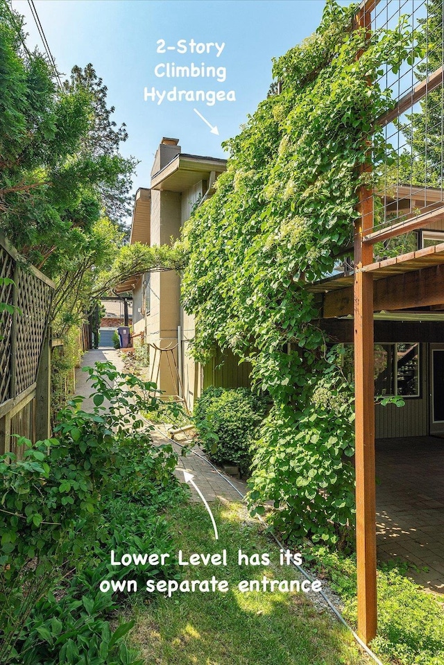 2111 E 34th Ave, Spokane, WA 99203 - view of yard