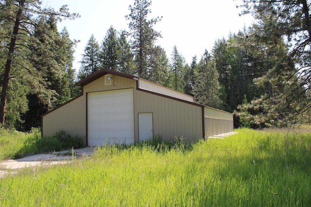 42604 Hatch Rd, Deer Park, WA 99006 - detached garage with driveway