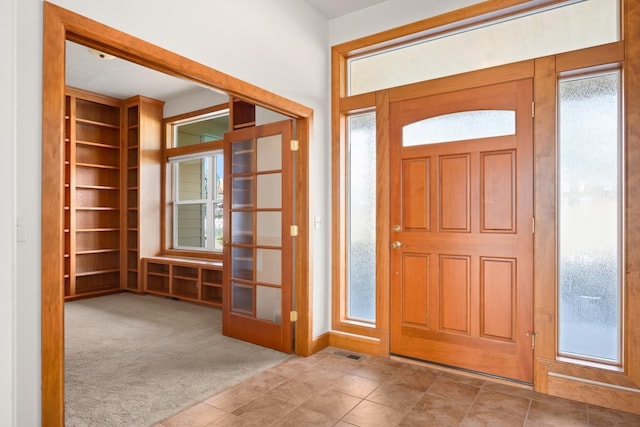 8518 E Black Oak Ln, Spokane, WA 99217 - entrance foyer featuring carpet