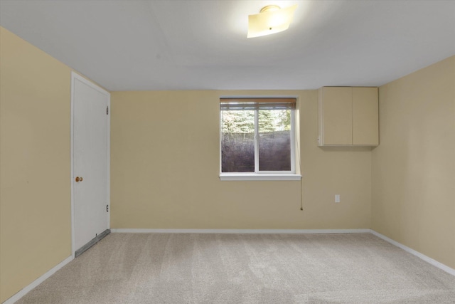 1010 W Westmont Way, Spokane, WA 99208 - unfurnished room with light carpet and baseboards
