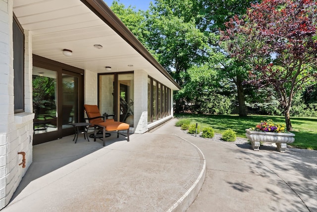2203 W Strong Rd, Spokane, WA 99208 - view of patio / terrace