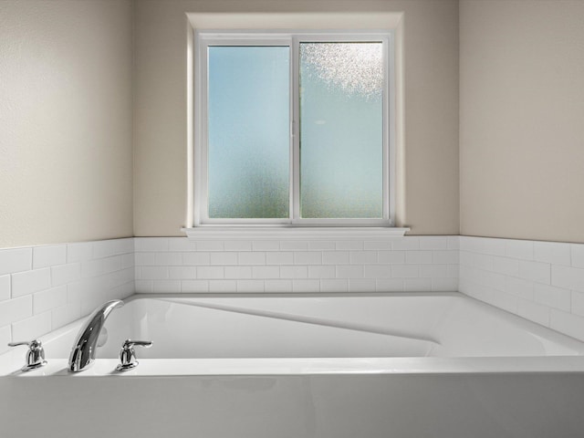 5112 N Silas Ln Unit 9/1Talent, Spokane Valley, WA 99216 - bathroom featuring plenty of natural light and a bath