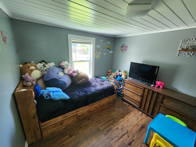 424 W Larch St, Newport, WA 99156 - bedroom with ornamental molding, hardwood / wood-style flooring, and wooden ceiling
