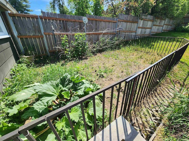 424 W Larch St, Newport, WA 99156 - view of yard