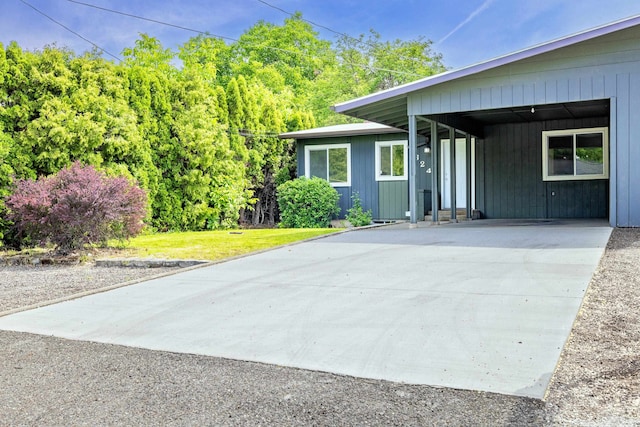 624 N Herald Rd Unit 2, Spokane Valley, WA 99206 - view of front of home featuring concrete driveway