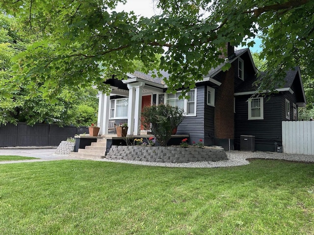 1617 S Bernard St, Spokane, WA 99203 - view of front facade featuring covered porch