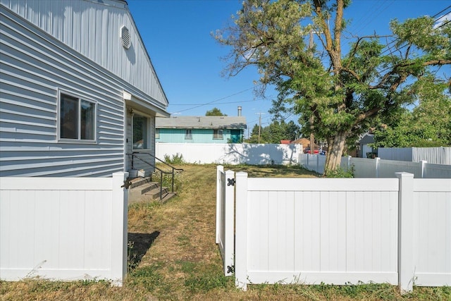 1306 W Euclid Ave, Spokane, WA 99205 - view of yard with entry steps