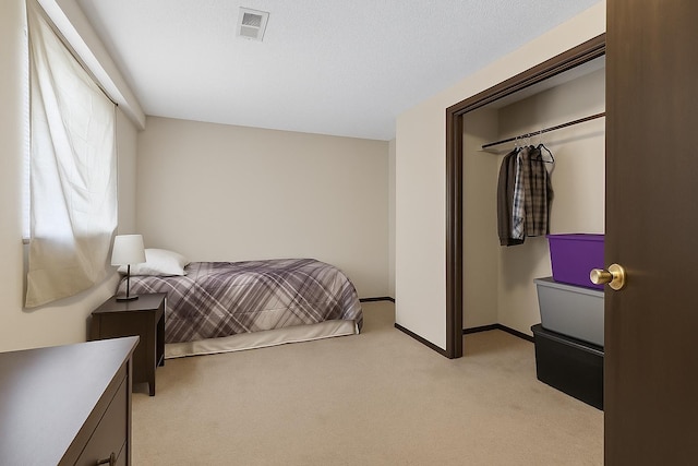 4405 E 46th Ave, Spokane, WA 99223 - bedroom featuring light carpet and baseboards