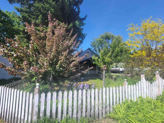 718 W 1st St, Newport, WA 99156 - photo 1