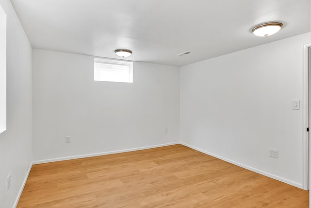 411 W 26th Ave, Spokane, WA 99203 - unfurnished room with light wood-type flooring and baseboards