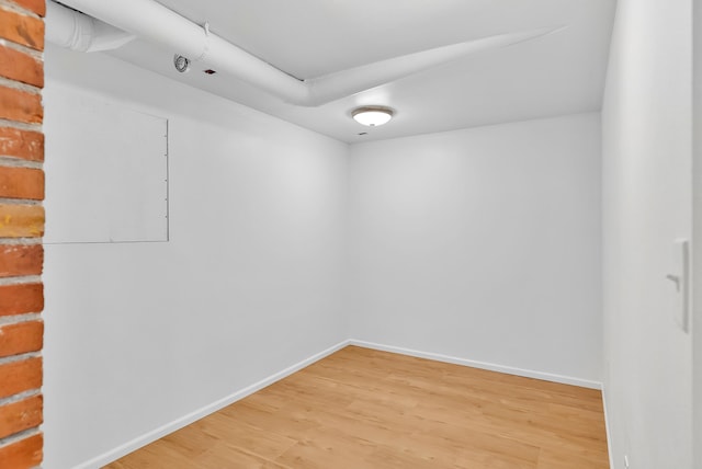 411 W 26th Ave, Spokane, WA 99203 - unfurnished room with light wood-type flooring and baseboards