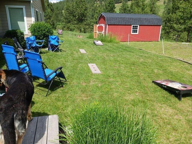 633C Garvey Rd, Colville, WA 99114 - view of green lawn featuring a shed