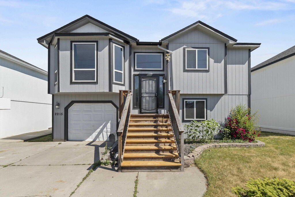 2215 E Garland Ave, Spokane, WA 99207 - photo 1