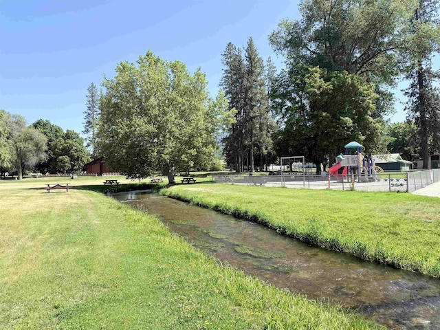 813 Tamarack Ln, Chewelah, WA 99109 - surrounding community featuring view of wooded area