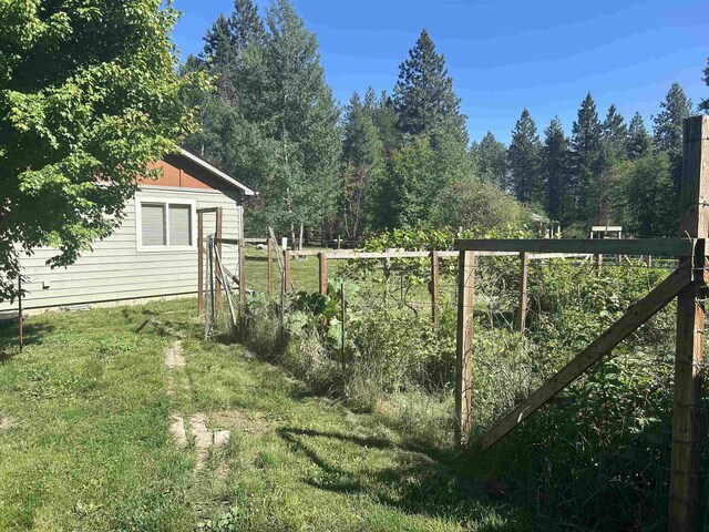 38823 N Newport Hwy, Elk, WA 99009 - view of yard