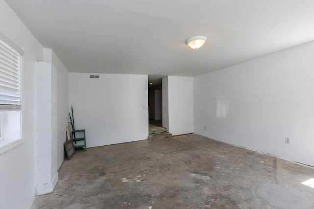 337 Lehigh Hill Rd, Metaline Falls, WA 99153 - spare room featuring concrete flooring