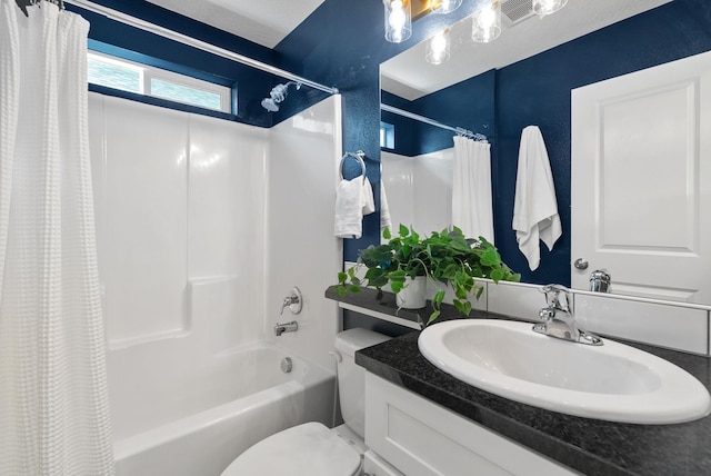 1010 E Montgomery Ave, Spokane, WA 99207 - full bath with shower / bathtub combination with curtain and vanity
