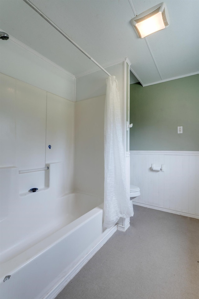109 E 6th St, Deer Park, WA 99009 - full bath with shower / bath combo with shower curtain and a wainscoted wall