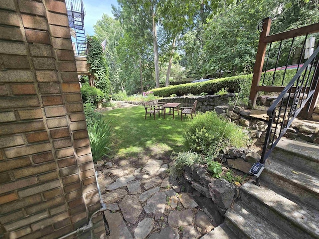 726 W 6th Ave Unit # 205, Spokane, WA 99204 - view of green lawn with stairs