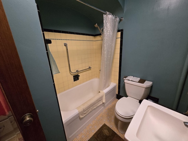 726 W 6th Ave Unit # 205, Spokane, WA 99204 - bathroom with shower / tub combo and tile patterned flooring