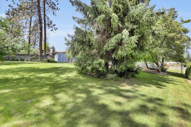 5311 W Shawnee Ave, Spokane, WA 99208 - view of yard with an outbuilding