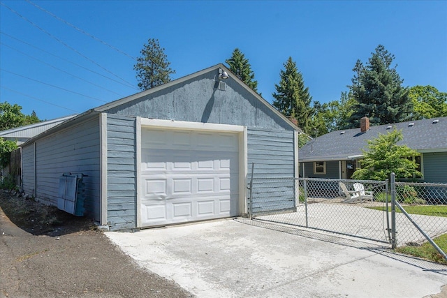 3328 W Kiernan Ave, Spokane, WA 99205 - detached garage featuring concrete driveway