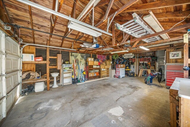 3328 W Kiernan Ave, Spokane, WA 99205 - view of garage