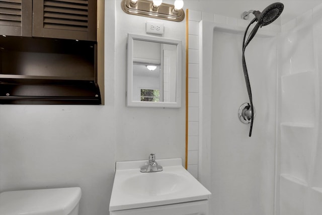 314 E Everett Ave, Spokane, WA 99207 - bathroom with vanity and a shower