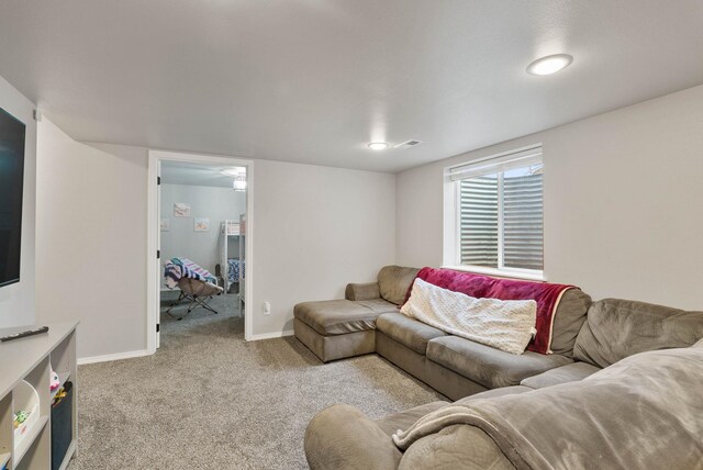 9805 N Jesse Ct, Spokane, WA 99208 - living area featuring carpet and baseboards