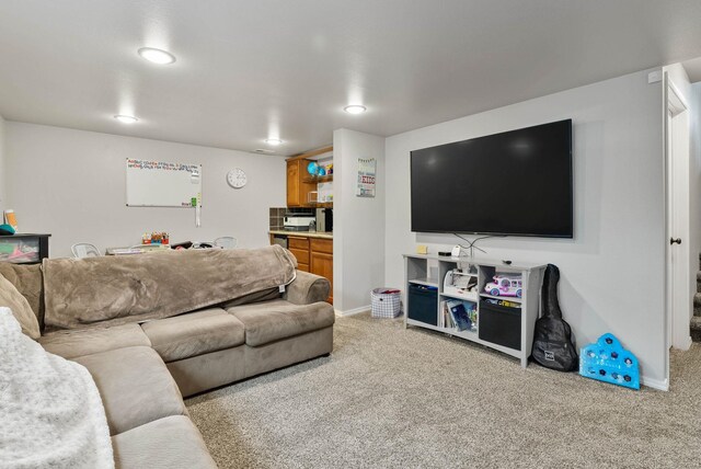 9805 N Jesse Ct, Spokane, WA 99208 - living area featuring carpet, bar, and recessed lighting
