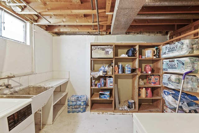 2620 S Pines Rd, Spokane Valley, WA 99206 - below grade area with a sink