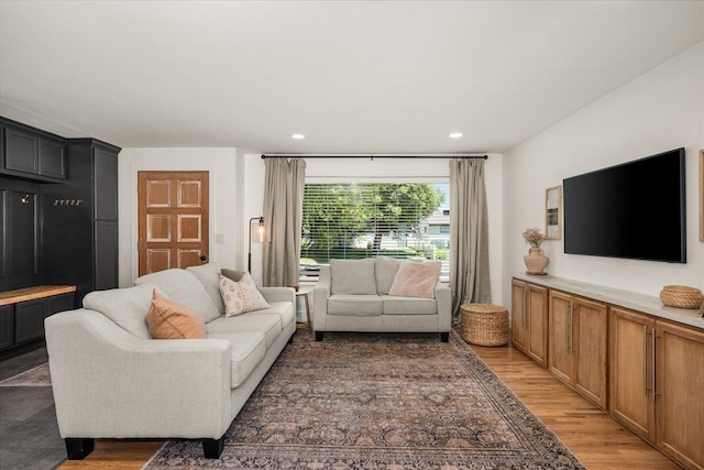 2804 E 39th Ave, Spokane, WA 99223 - living room featuring light wood finished floors and recessed lighting