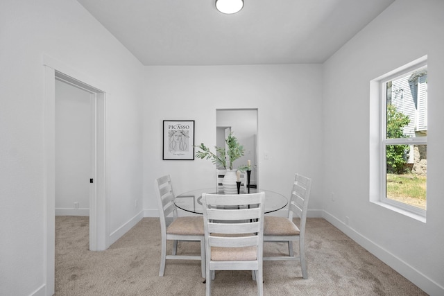 1509 N Maple St, Spokane, WA 99201 - dining area with light carpet
