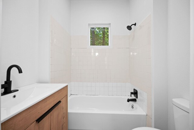1507 N Maple St, Spokane, WA 99201 - bathroom with bathing tub / shower combination and vanity