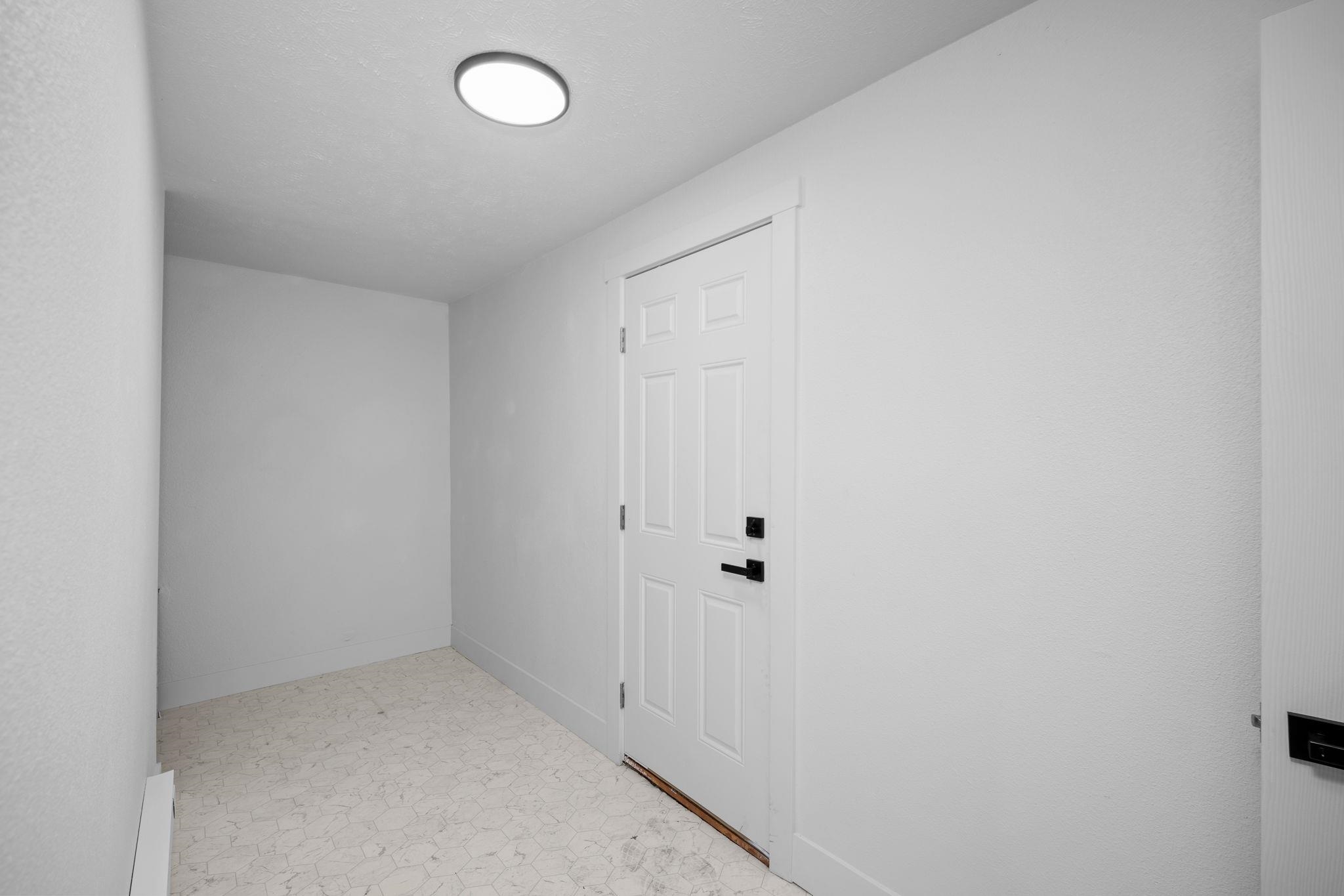 1604 W Maxwell Ave, Spokane, WA 99201 - spare room featuring baseboards
