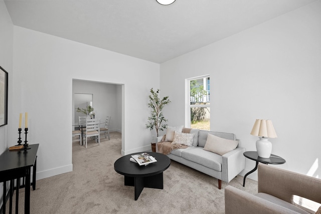 1604 W Maxwell Ave, Spokane, WA 99201 - carpeted living area featuring baseboards