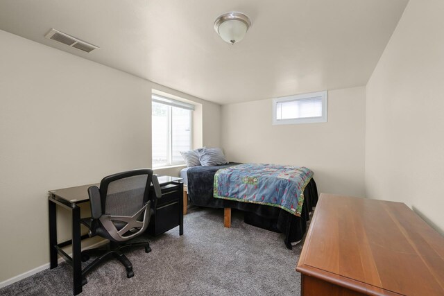 10021 N Whittier St, Spokane, WA 99218 - bedroom featuring carpet